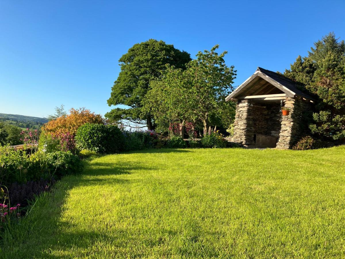 コーウェン Hares Hideaway At Coed Moelfa Bed & Breakfast エクステリア 写真