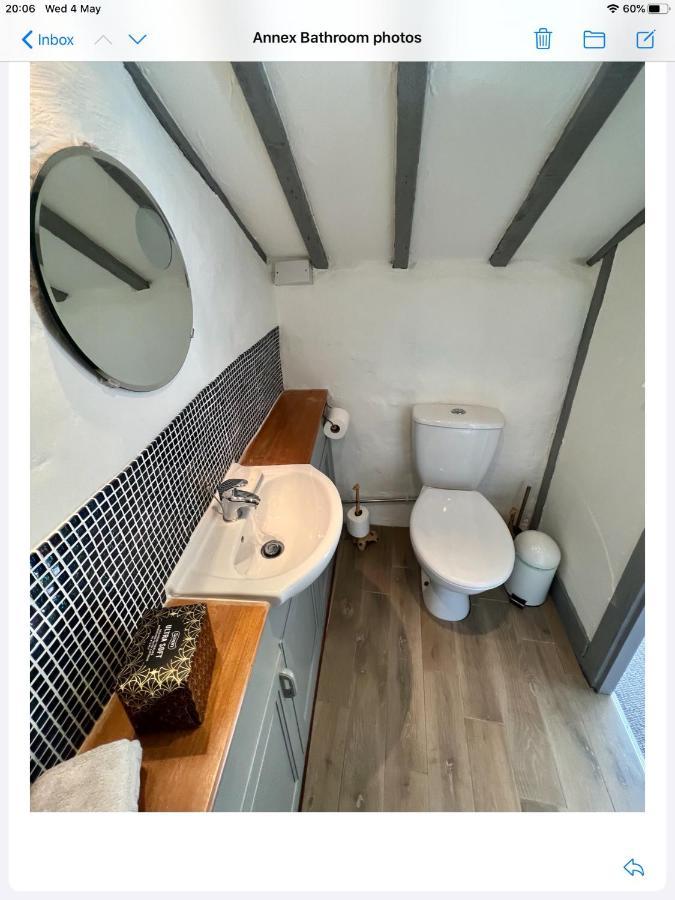 コーウェン Hares Hideaway At Coed Moelfa Bed & Breakfast エクステリア 写真